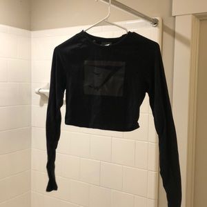 Women’s long sleeve crop